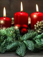 Новогодние свечи – особенности резных, гелевых, электрических и других видов