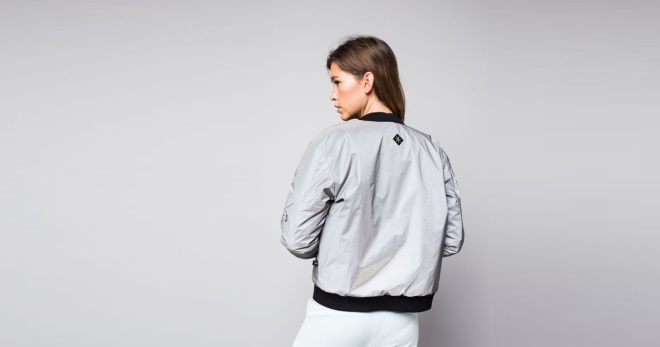 Светоотражающая куртка – незаменимая деталь гардероба для современных модниц