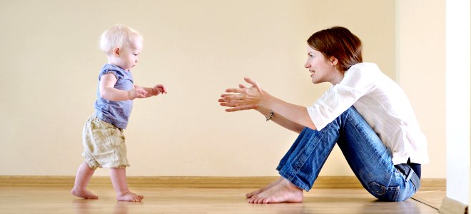 Ребенку 11 месяцев как научить ходить