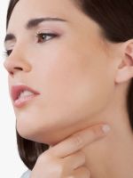 Чем лечить горло быстро и эффективно в зависимости от причин боли?