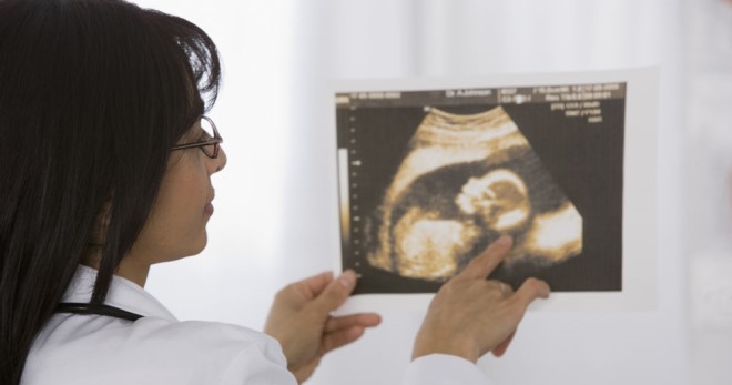 Маловодие при беременности – причины, симптомы и лечение в 1, 2, 3 триместрах