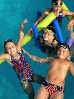 Как научится плавать ребенку 10 лет?