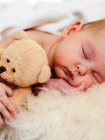 Сколько должен спать ребенок в 6 месяцев?