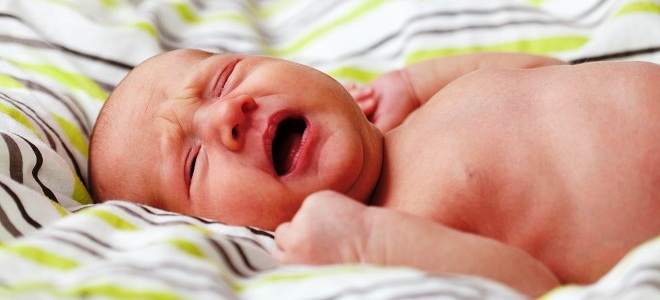 Как ставить газоотводную трубочку новорожденному