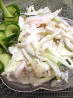Как приготовить салат из кальмаров?