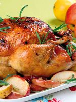 Как вкусно запечь курицу целиком в духовке?