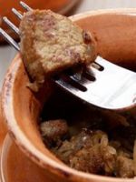 Свинина в горшочках – 7 оригинальных рецептов вкусного домашнего блюда	