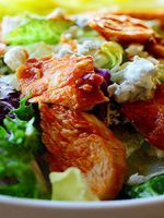 Салат с курицей - интересные рецепты блюда на каждый день и для торжественного меню