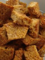 Сухарики в микроволновке - простые и быстрые рецепты приготовления хлебных гренок