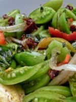 Салат из зеленых помидор - лучшие рецепты закуски на каждый день и на зиму