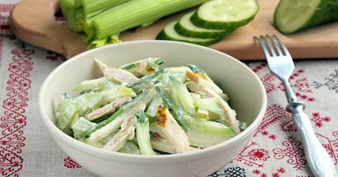 Салат с сельдереем - 10 оригинальных идей приготовления вкусного и полезного блюда