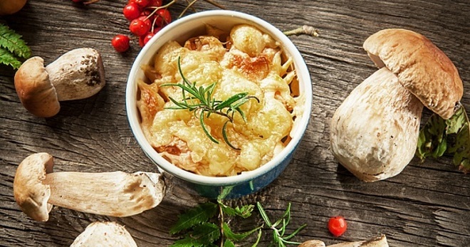 Жульен с курицей и грибами - оригинальные рецепты в духовке, на сковороде и в горшочке
