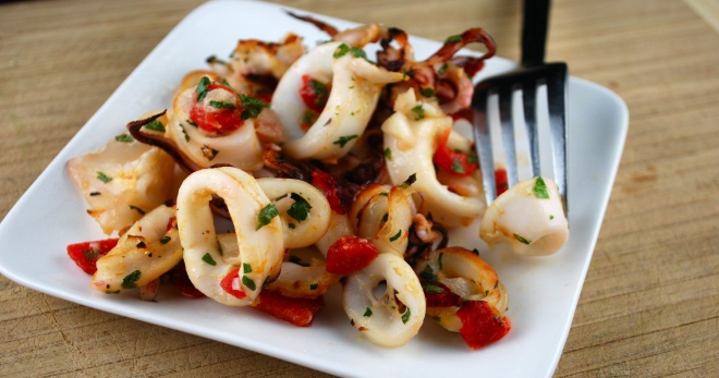 Блюда из кальмаров - оригинальные и вкусные рецепты для постного меню и не только!
