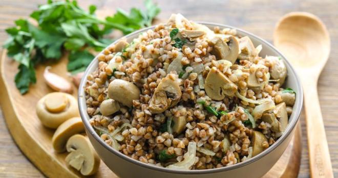 Гречка с грибами и луком - вкусные рецепты сытного блюда на каждый день