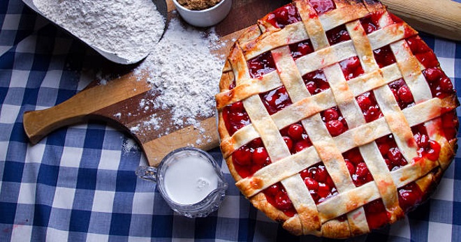 Пирог с брусникой - самые вкусные рецепты выпечки с ягодной начинкой