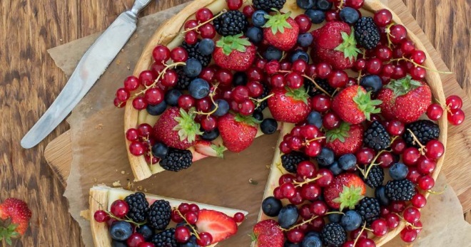 Песочный пирог с ягодами - необыкновенно вкусное лакомство по простым рецептам