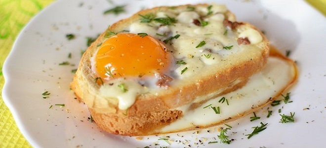 Бутерброд с яйцом в микроволновке