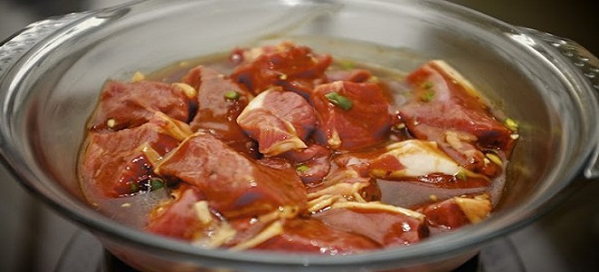 Как замариновать свинину для жарки на сковороде