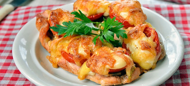 Курица с баклажанами и помидорами в духовке