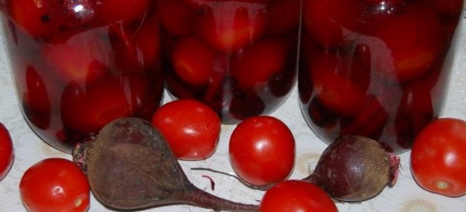 помидоры со свеклой на зиму
