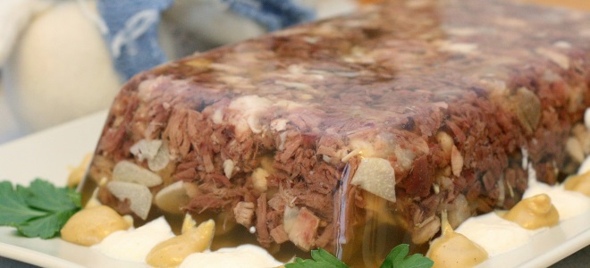 рецепт холодца из свиных ножек с говядиной