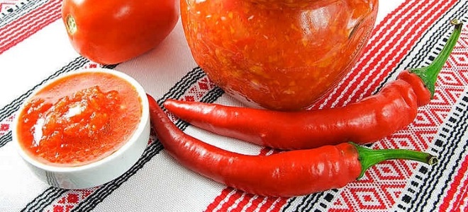 Рецепт острой аджики из помидоров