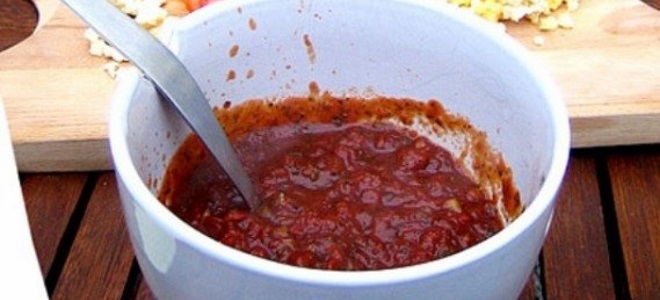 Соус из томатной пасты для шашлыка - рецепт