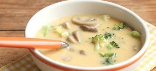 суп с брокколи и грибами