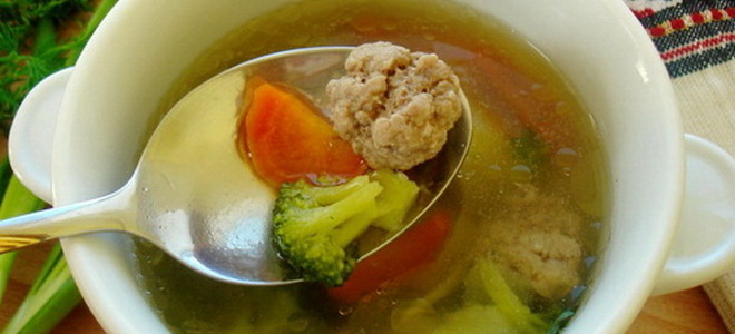 суп с фрикадельками и брокколи