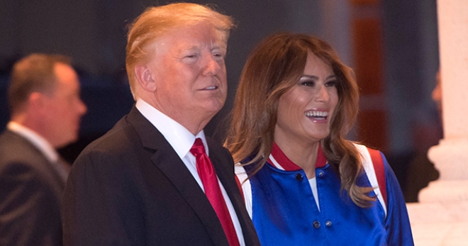 Несколько образов от Мелании Трамп: кожаная юбка и куртка патриотических цветов