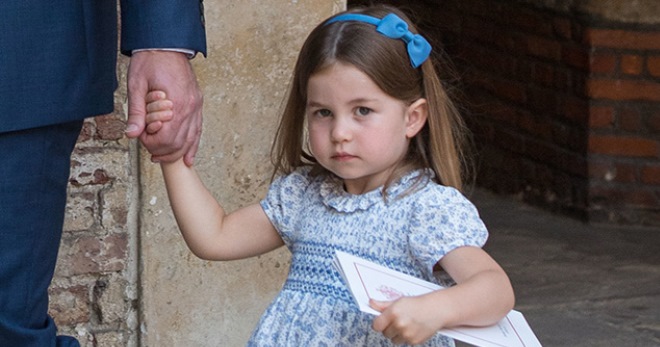 Принцесса Шарлотта порекомендовала журналистам не следовать за ней в Кларенс-хаус