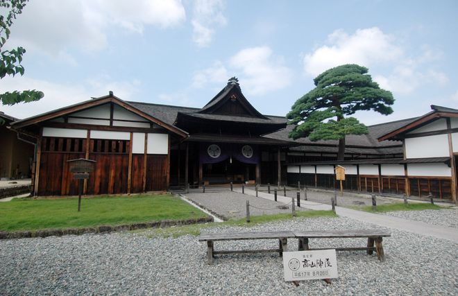 Храм Takayama Jinya