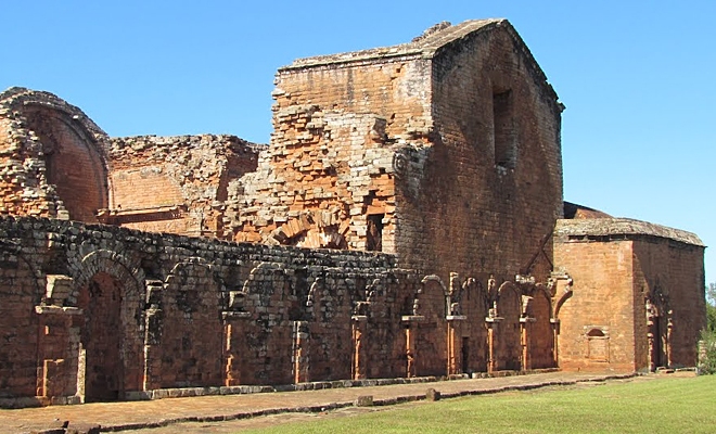 Останки стены древней иезуитской миссии