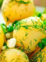 Молодая картошка – как быстро почистить, рецепты приготовления и бонус в виде вкусного соуса