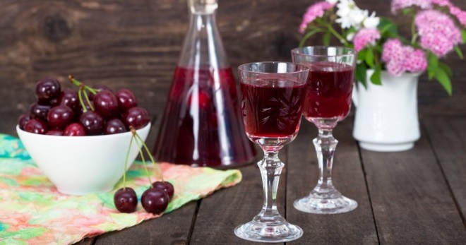 Вино из вишни в домашних условиях – классический рецепт, без воды, из компота, варенья и сока
