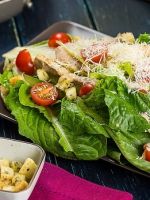 Салат «Цезарь» - знаменитые и новые рецепты вкуснейшей закуски
