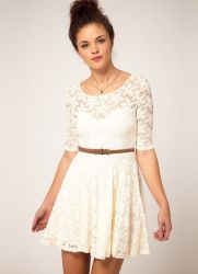 Белое кружевное платье  