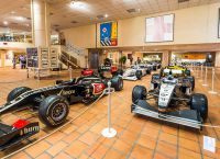 Музей автомобилей. Спортивные машины Формулы-1