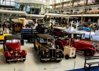 Ретро-автомобили в музее Автомир
