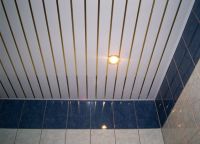 отделка потолка в ванной4