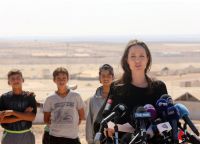 Актриса провела визит и пресс-конференцию в Иордании
