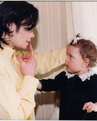 Пэрис и с отцом поп-королем Майклом Джексоном