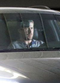 Райан Гослинг ждал гражданскую жену в машине