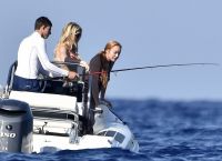 Линдси Лохан на рыбалке в Италии