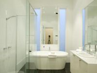Белая ванная комната дизайн2