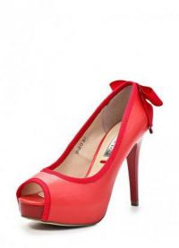 Красные туфли на высоком каблуке 4
