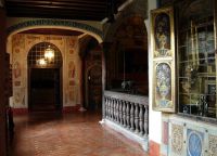 Картины внутри монастыря