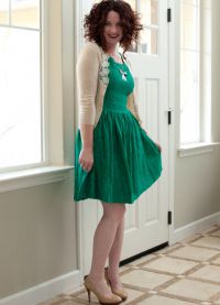 С чем одеть зеленое платье 6