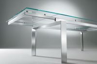 Раздвижные стеклянные столы для кухни4
