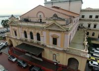 Вид на Национальный театр Панамы
